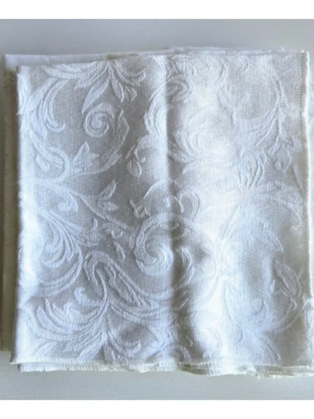 Set Of 6 Satiny White Paisley Damask Cotton Napkins 16 x 15.5 inches